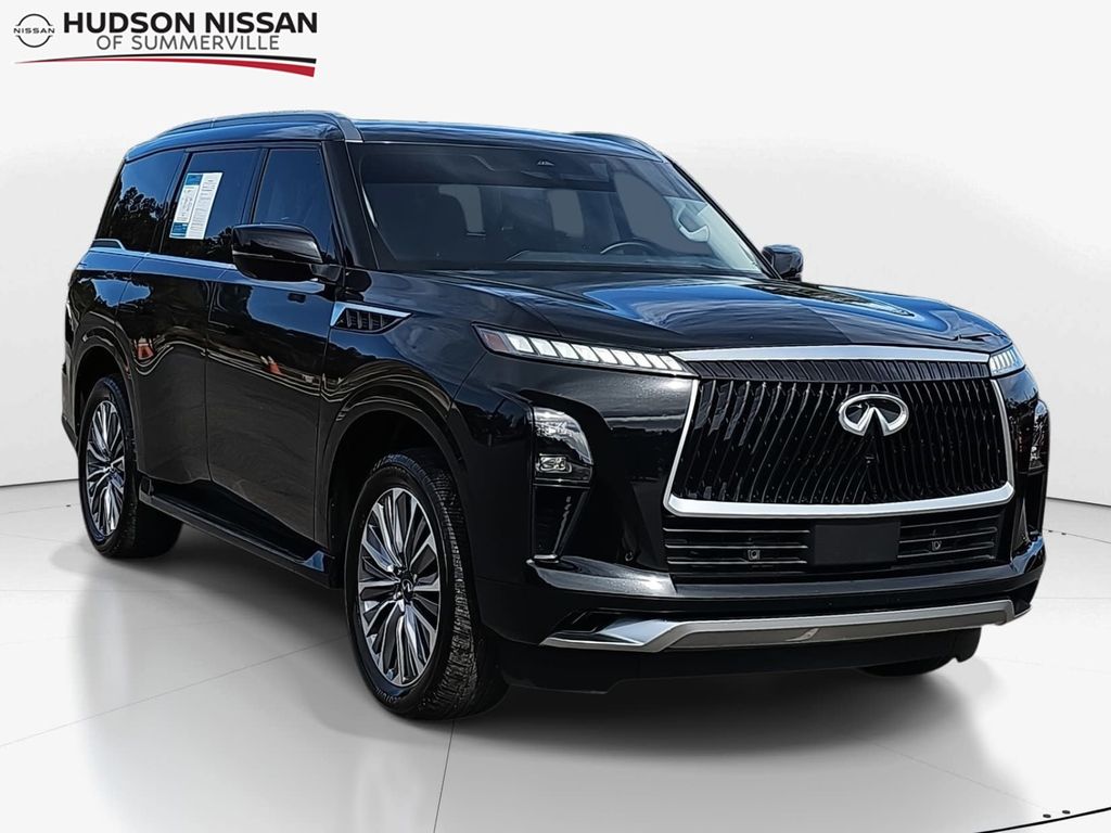 2025 INFINITI QX80 Sensory 4WD