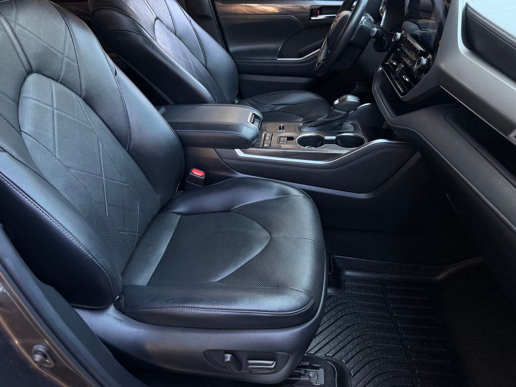 Used 2022 Toyota Highlander SUV
