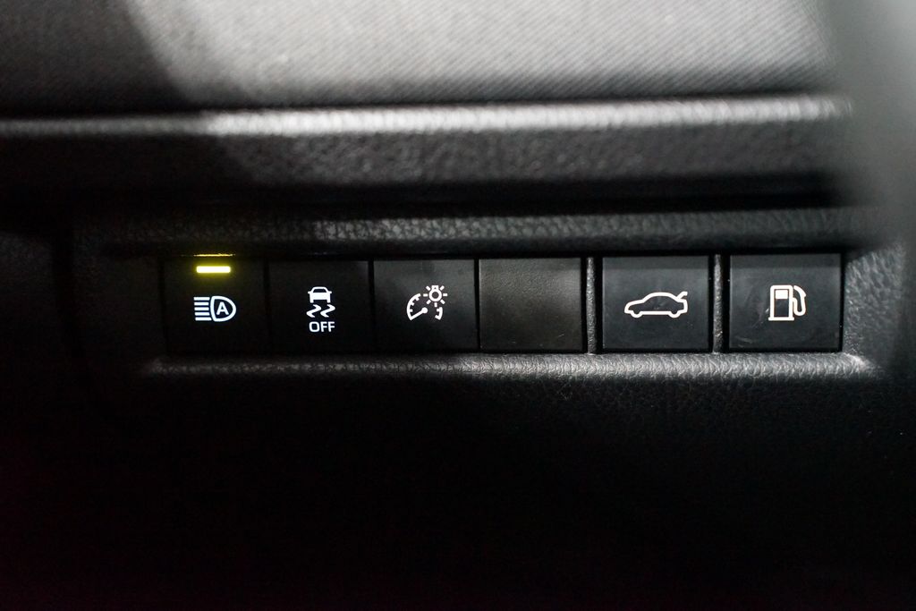 Thumbnail: 2025 Toyota Camry - 24