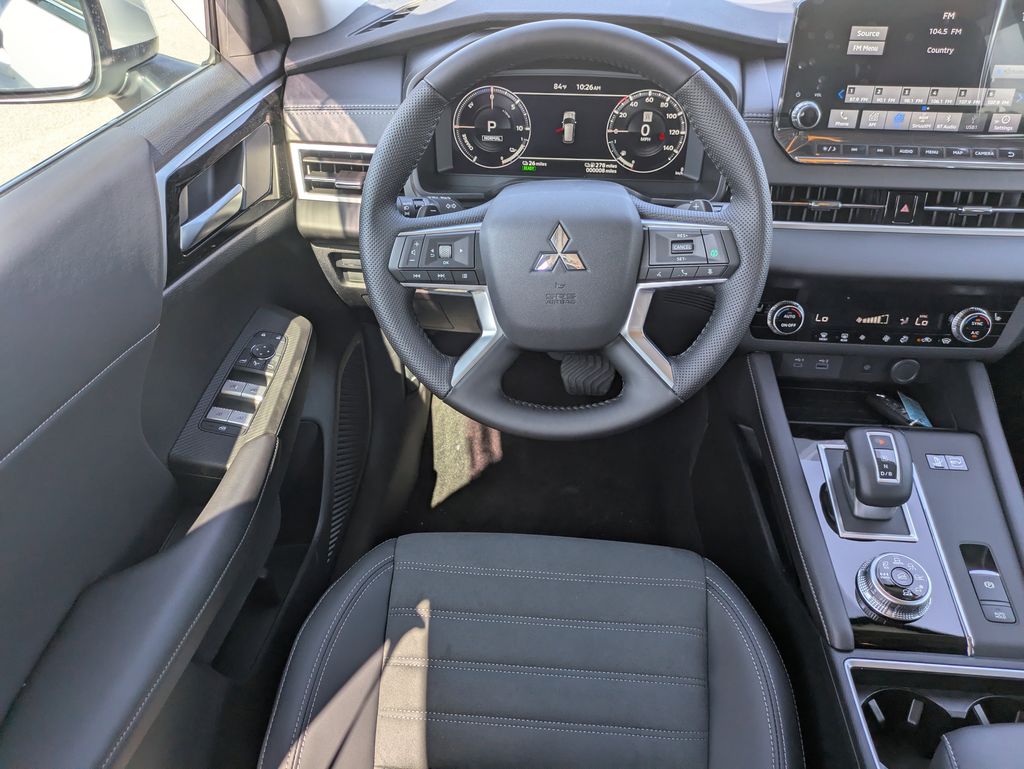 2025 Mitsubishi Outlander Plug-in Hybrid SE - Photo 16