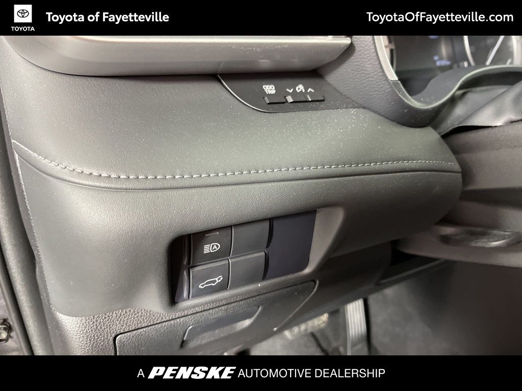 Thumbnail: 2021 Toyota Highlander - 28