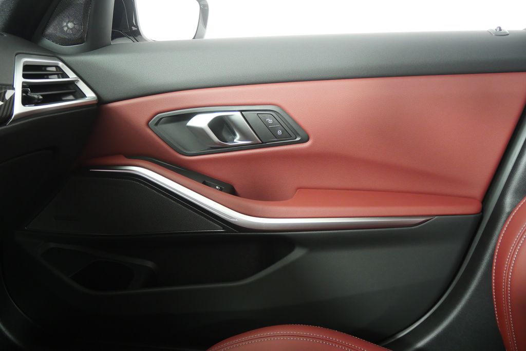 Thumbnail: 2025 BMW 3 Series - 23