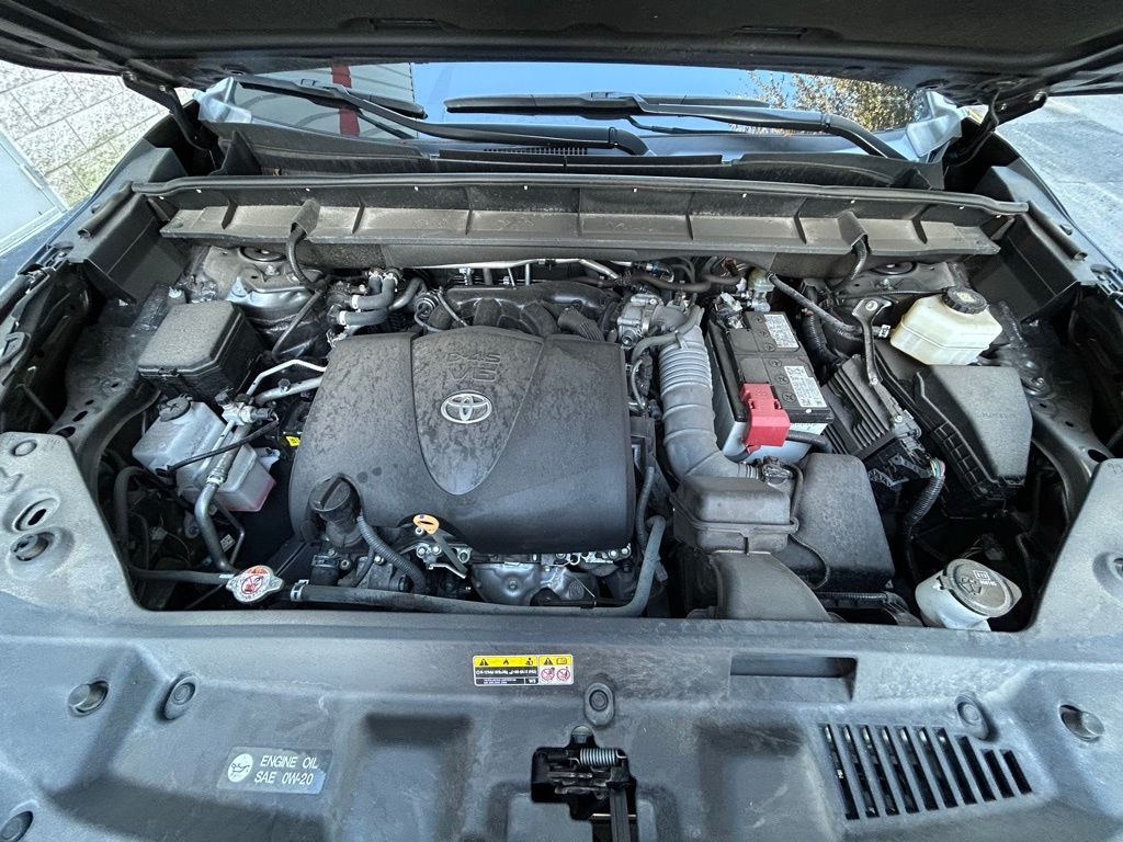 Thumbnail: 2022 Toyota Highlander - 11