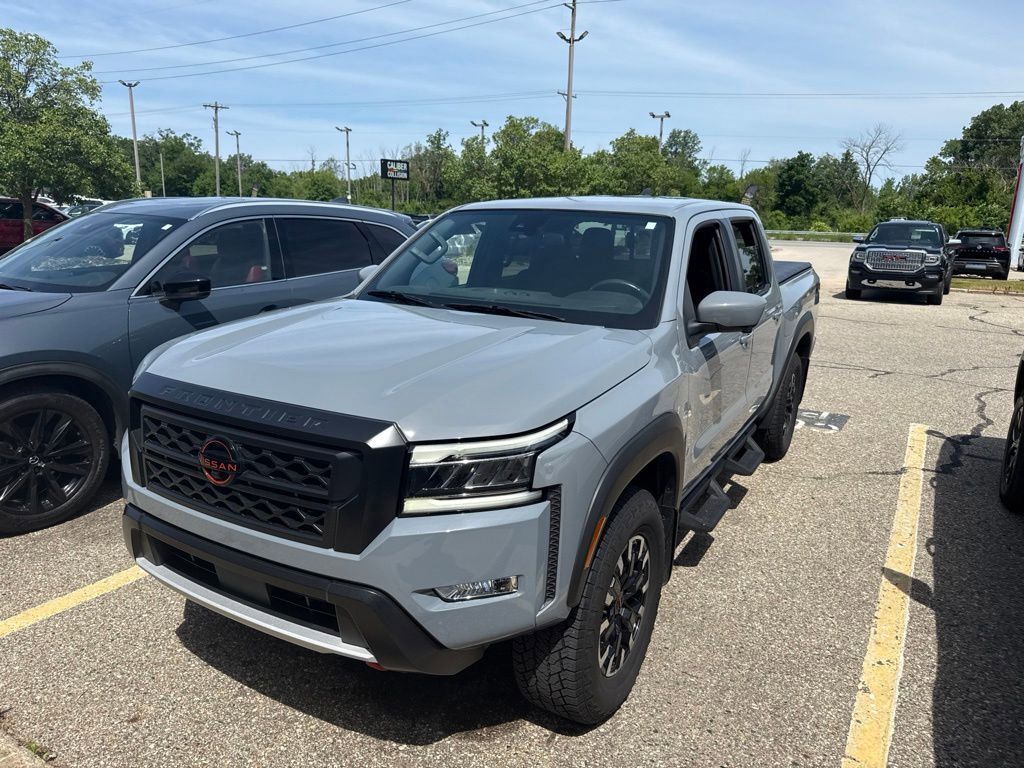 Boulder Gray Pearl 2024 Nissan Frontier PRO-4X Crew Cab 4WD Pickup Truck Four-Wheel Drive 9-Speed Automatic Overdrive