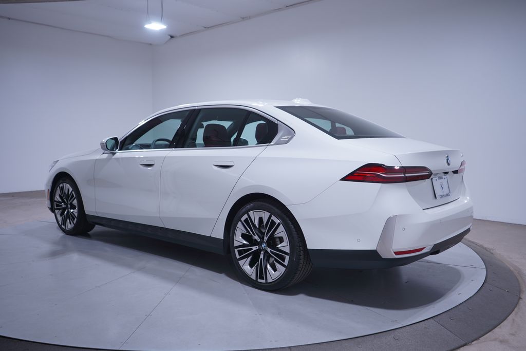 Thumbnail: 2025 BMW 5 Series - 3