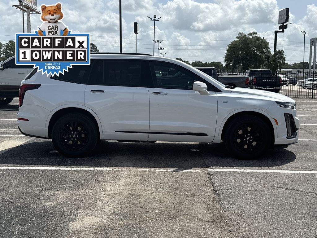 2024 Cadillac XT6 Luxury White at River Oaks CDJR