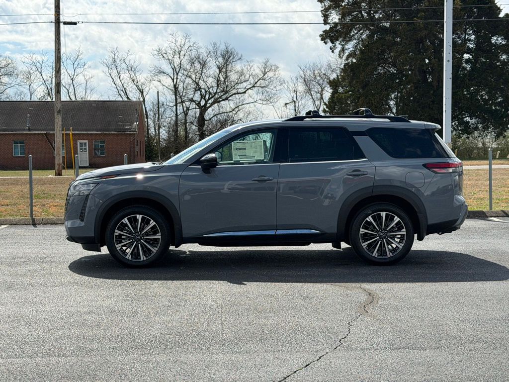 View vehicle photo 7