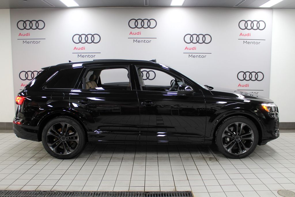 Thumbnail: 2026 Audi Q7 - 7