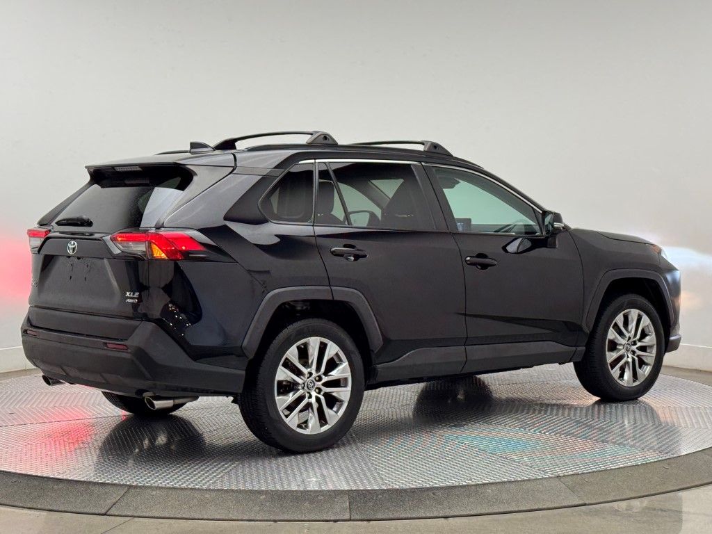 2019 Toyota RAV4 XLE Premium 12