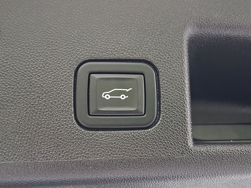 2023 Chevrolet Equinox RS White at John Sisson Motors