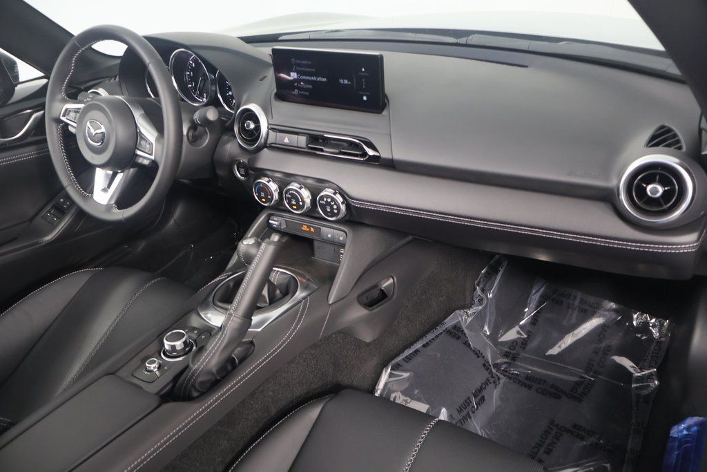Thumbnail: 2025 Mazda MX-5 Miata - 6