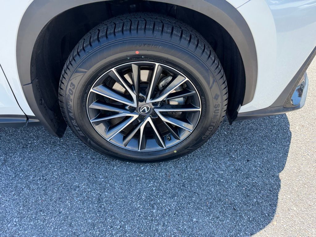 View vehicle photo 4