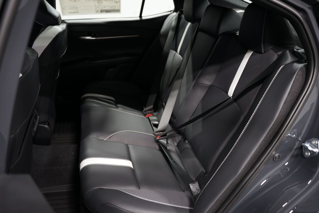 2025 Toyota Camry SE 30