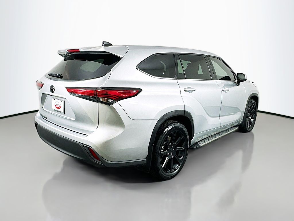 2022 Toyota Highlander L 5