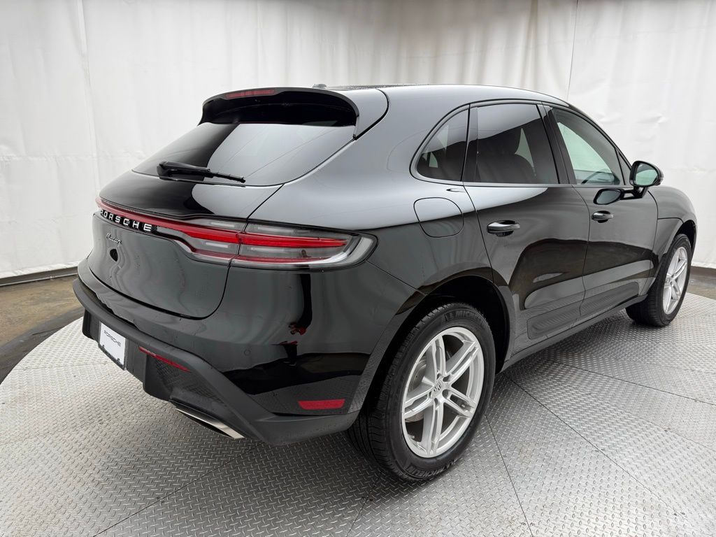 Thumbnail: 2025 Porsche Macan - 8