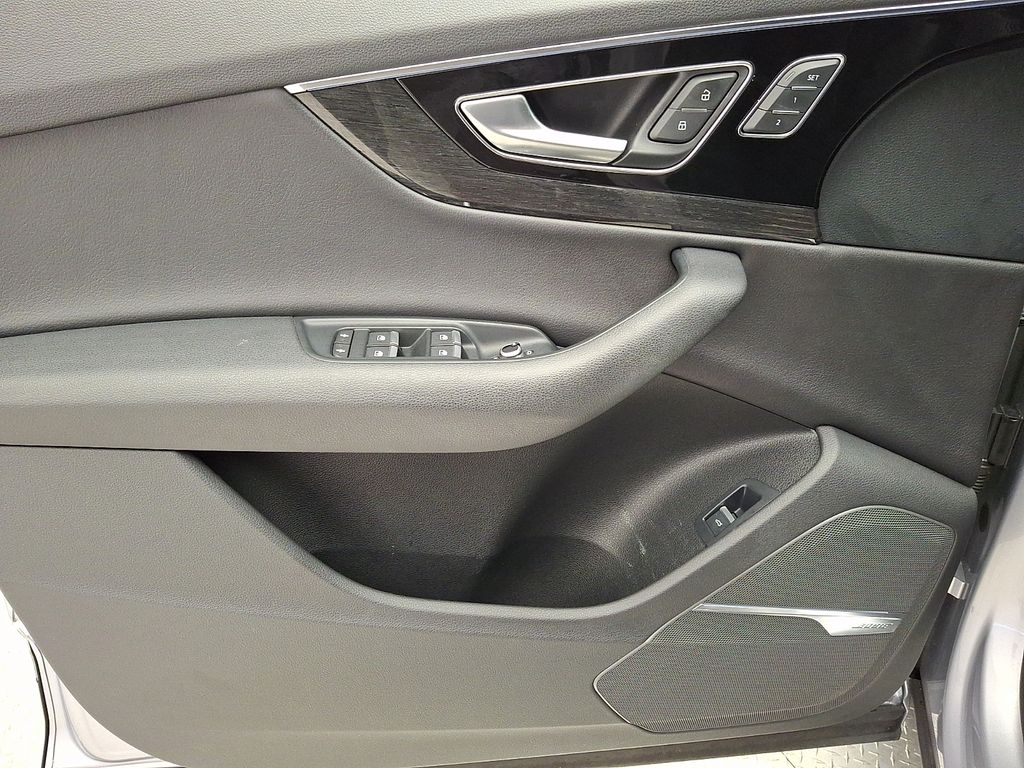 Thumbnail: 2018 Audi Q7 - 12