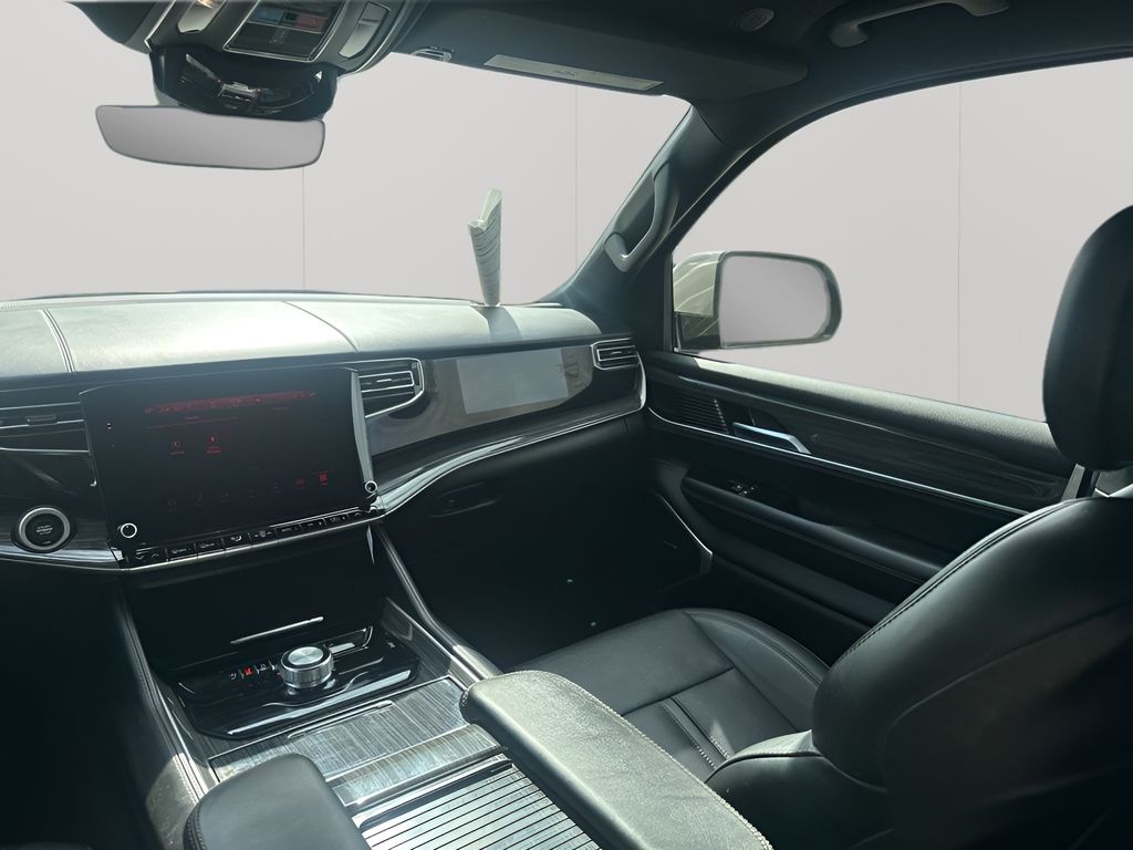 Used 2022 White Jeep Series II image 24