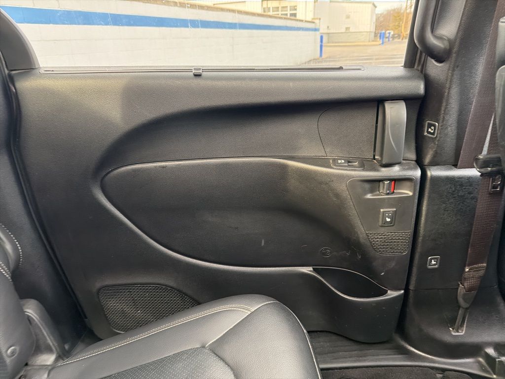 Thumbnail: 2018 Chrysler Pacifica - 21