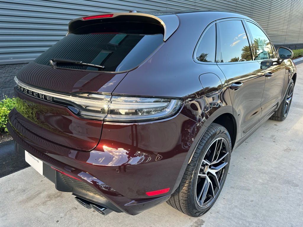 Thumbnail: 2026 Porsche Macan - 9