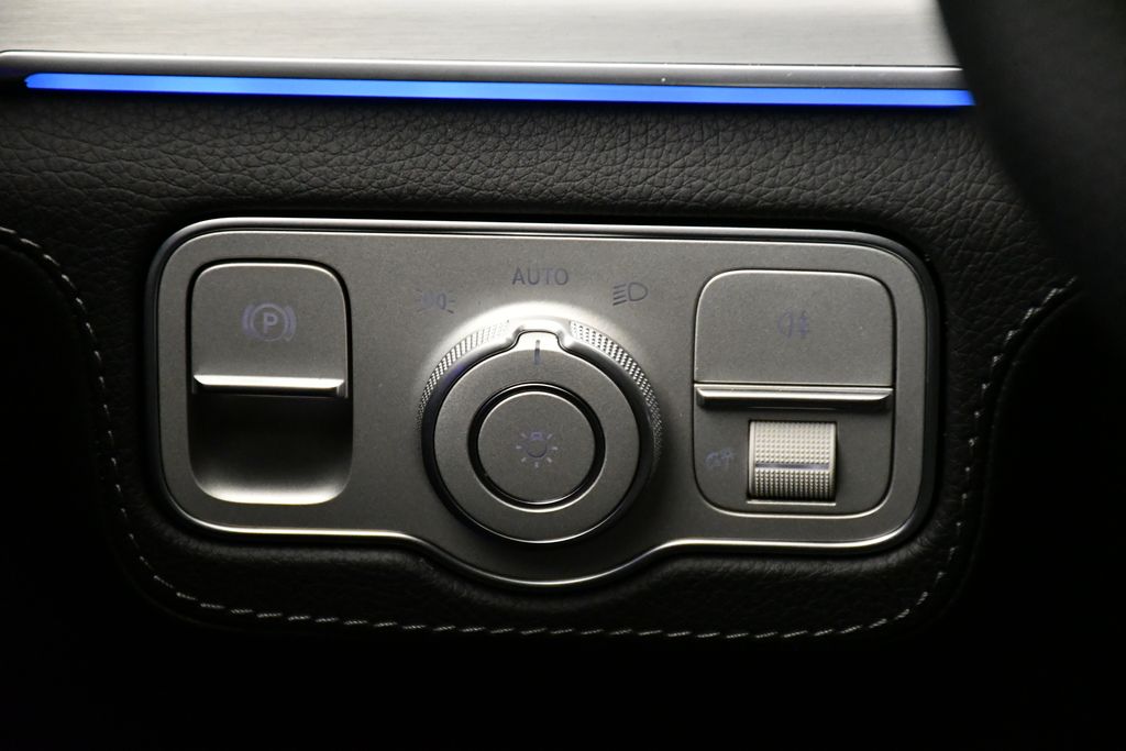 Thumbnail: 2025 Mercedes-Benz GLE - 21