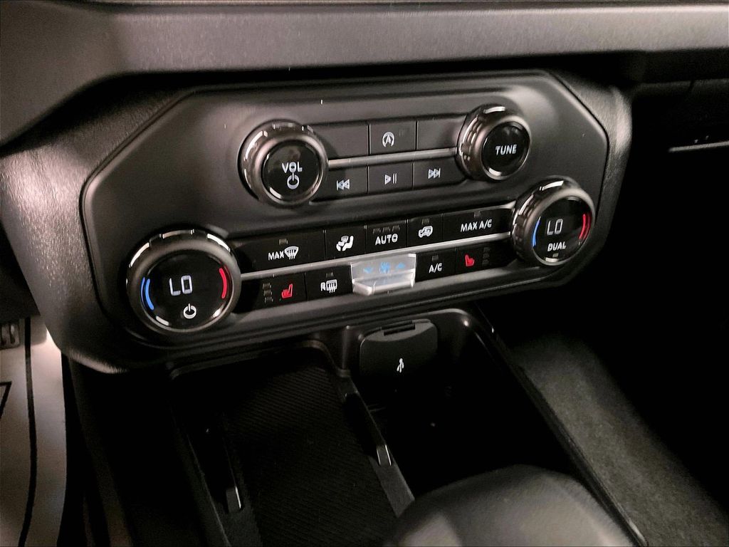 2025 Ford Bronco — photo 25