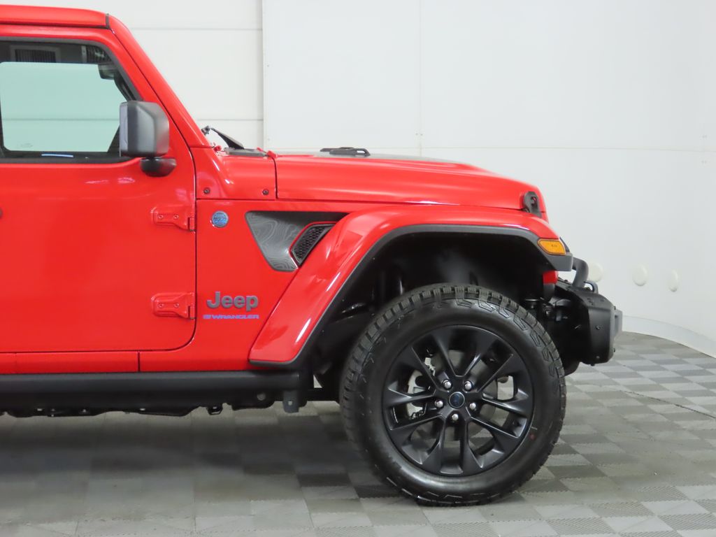 2025 Jeep Wrangler Sahara 4xe 11