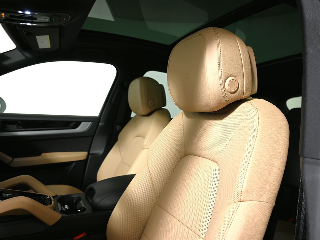 Thumbnail: 2026 Porsche Cayenne - 14