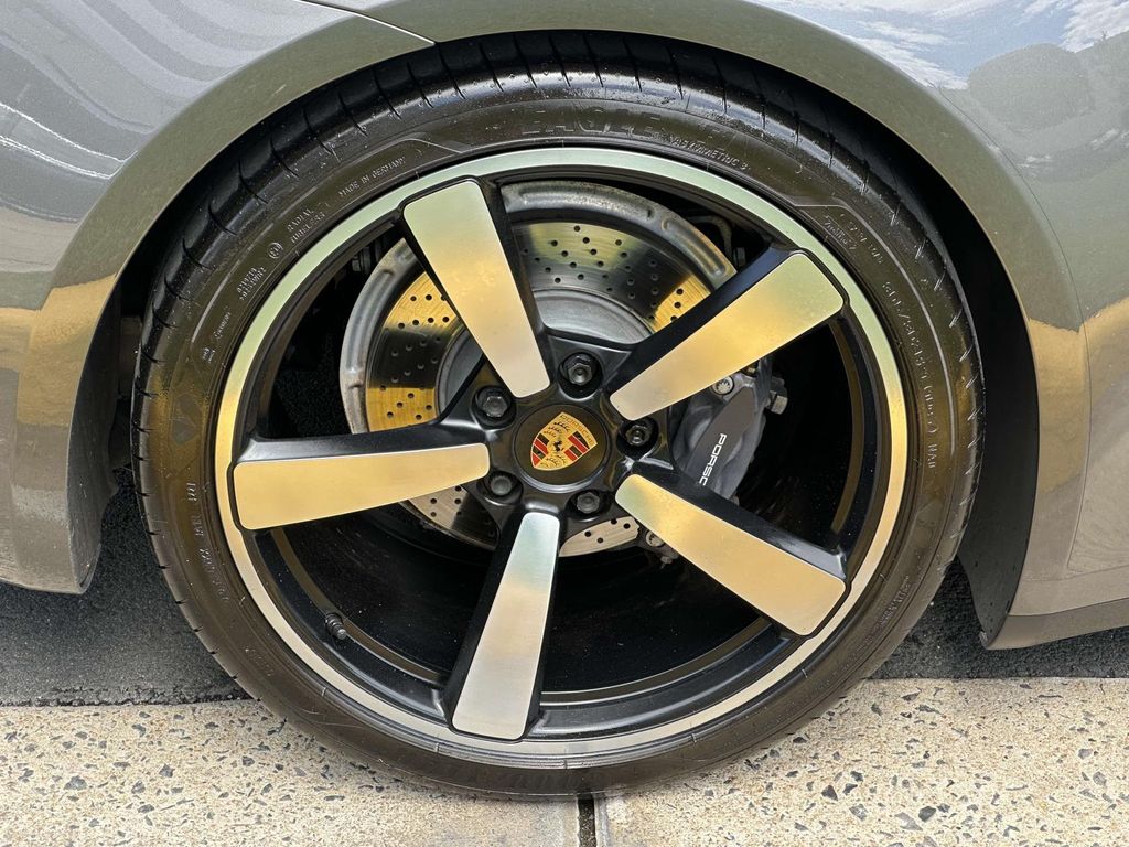 2021 Porsche 911 Carrera 7