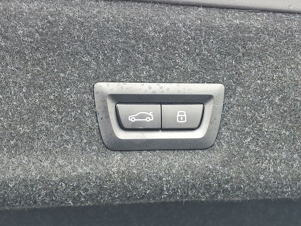 Thumbnail: 2025 BMW 3 Series - 31