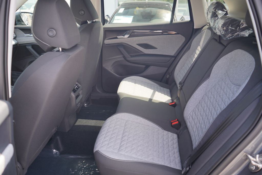 Thumbnail: 2025 Volkswagen Tiguan - 7