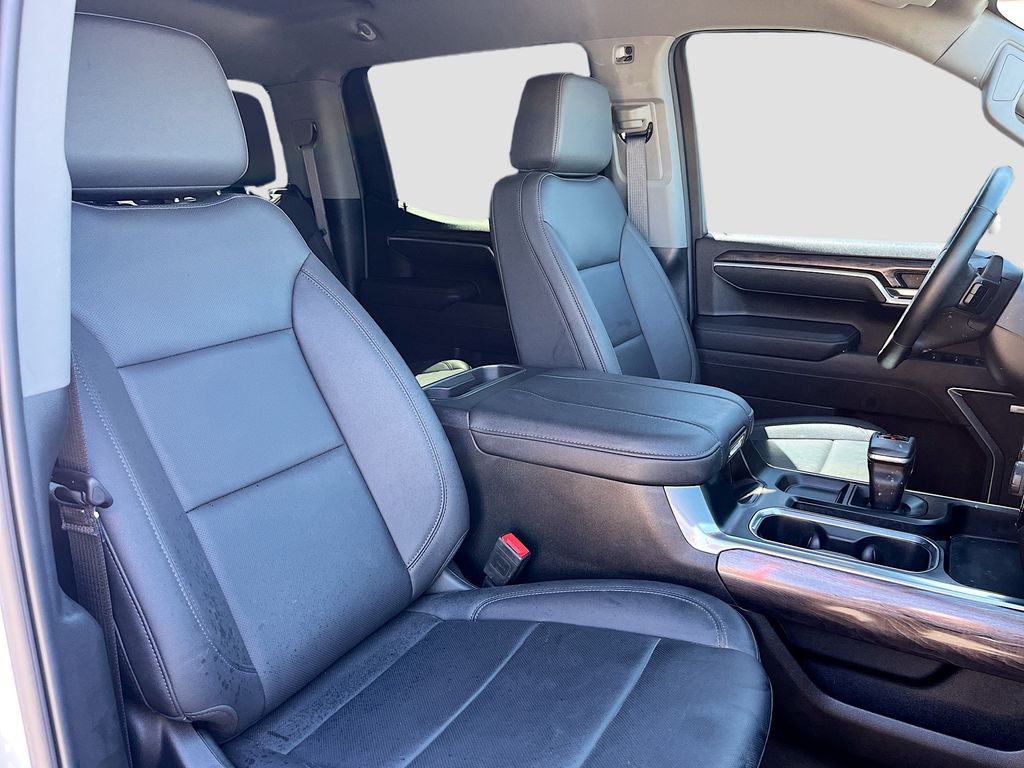 Used 2025 White Chevrolet LTZ image 28