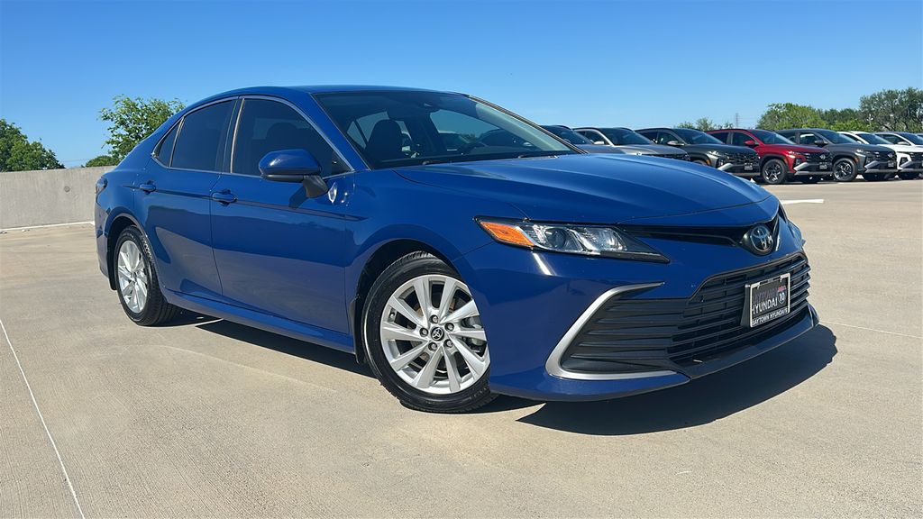 2023 Toyota Camry LE - 4