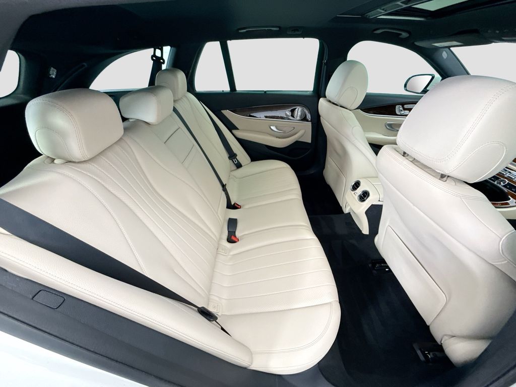 Thumbnail: 2019 Mercedes-Benz E-Class - 21