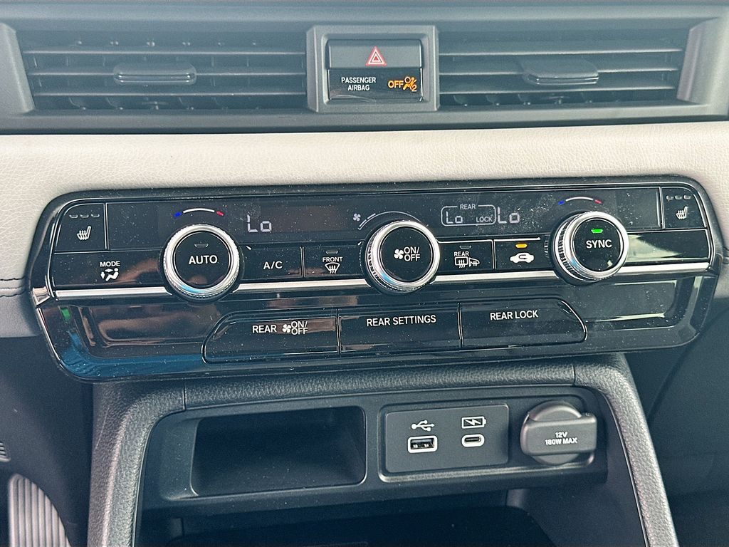 2025 Honda Pilot Touring 14