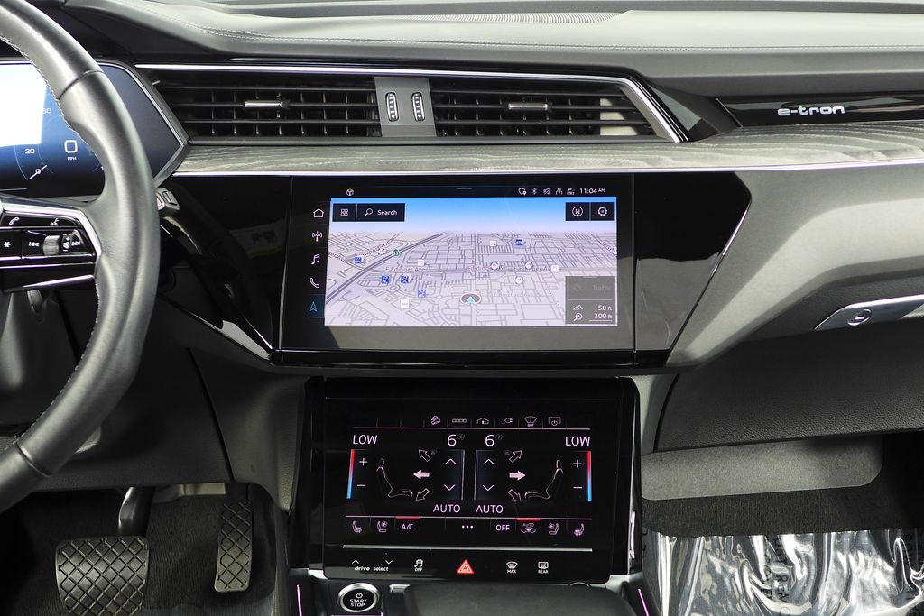 Thumbnail: 2022 Audi e-tron - 26