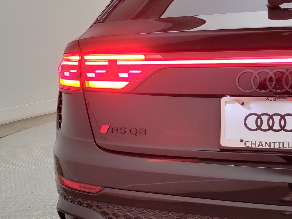 Thumbnail: 2026 Audi RS Q8 - 8