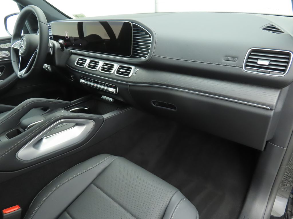 Thumbnail: 2026 Mercedes-Benz GLE - 17