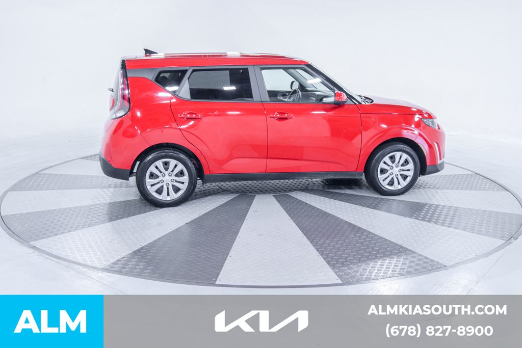 2023 Kia Soul LX photo 11