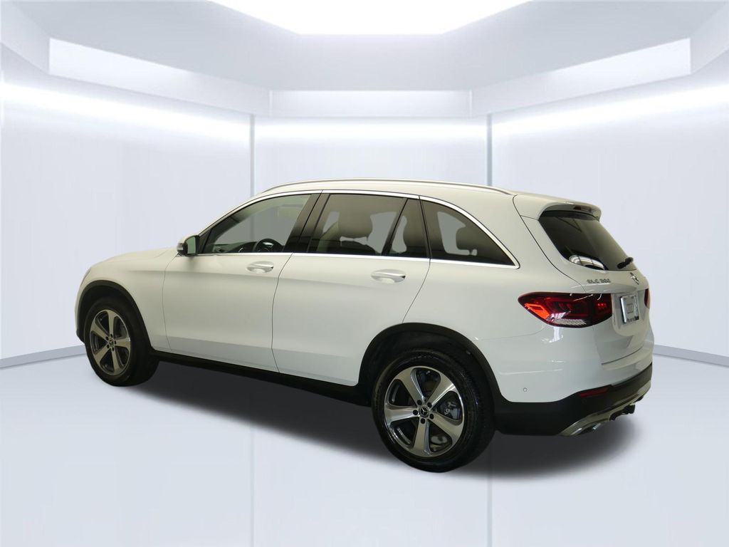 Thumbnail: 2022 Mercedes-Benz GLC - 3