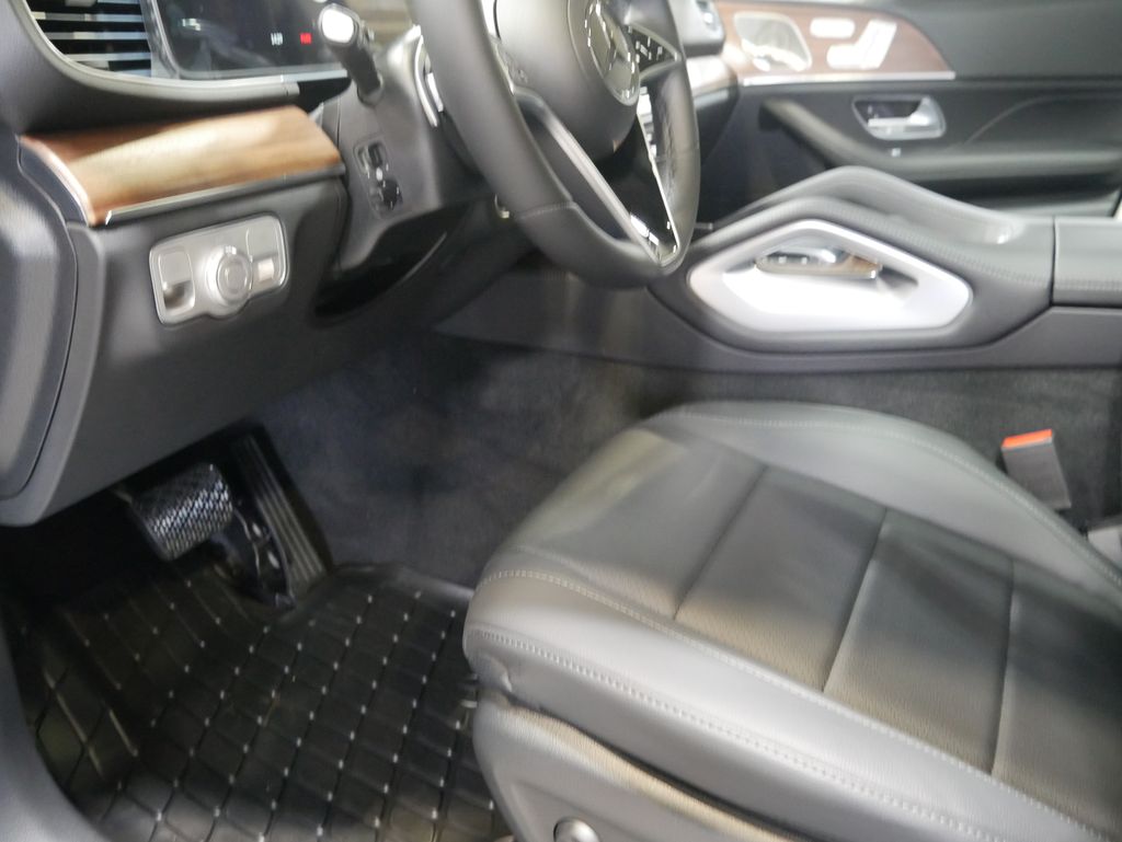 Thumbnail: 2026 Mercedes-Benz GLE - 20