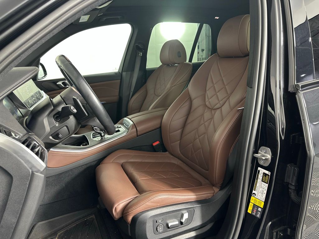 Thumbnail: 2023 BMW X5 - 14