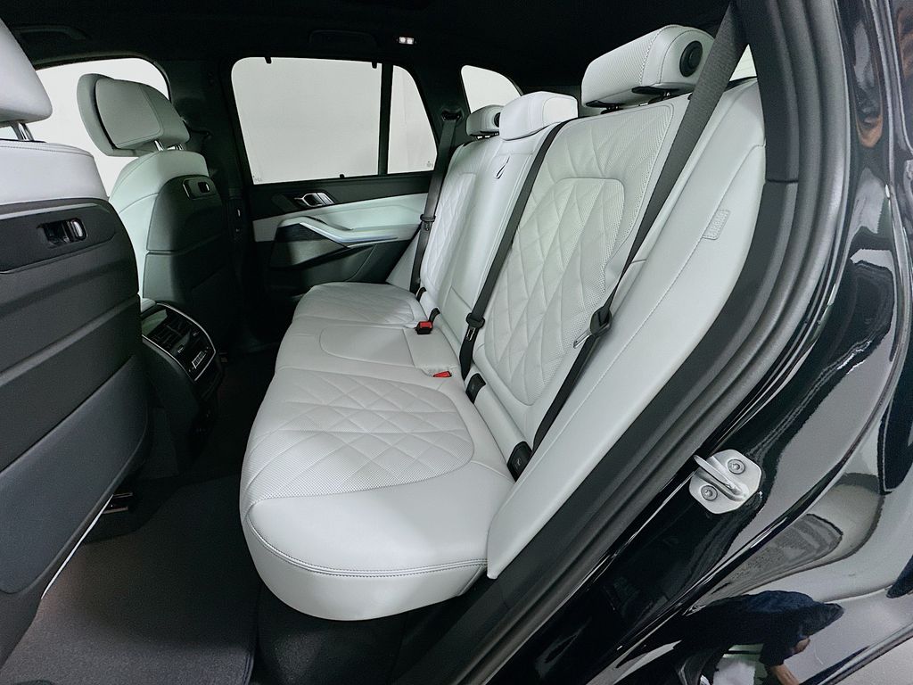 Thumbnail: 2026 BMW X5 - 17