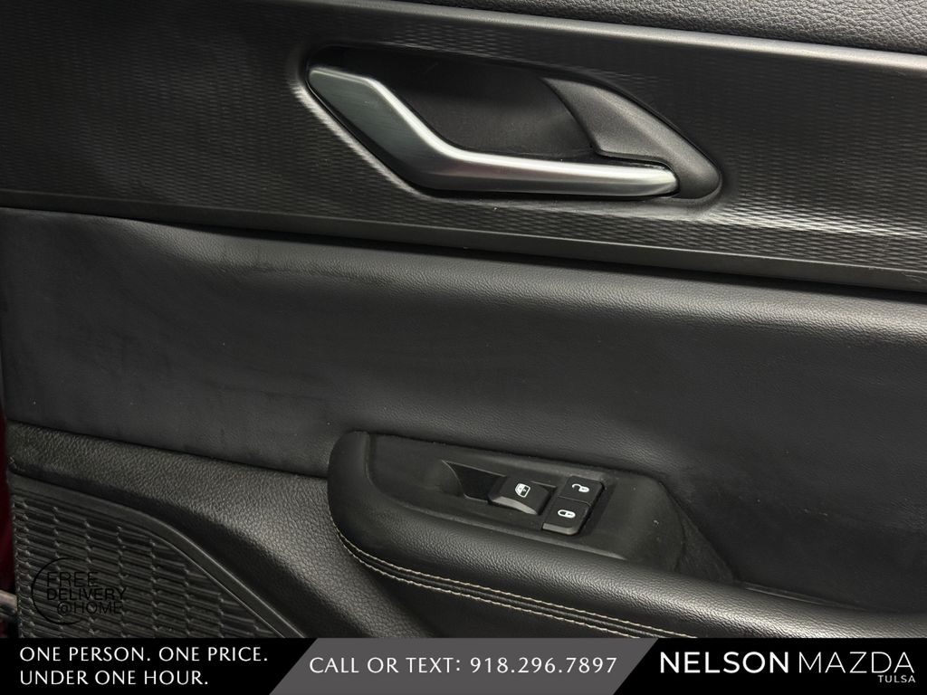 Used 2023 Red Jeep Laredo image 39