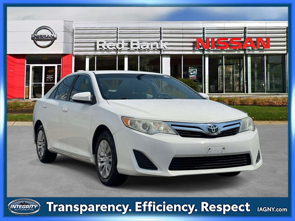 Super White 2012 Toyota Camry Sedan Front-Wheel Drive 6-Speed Automatic