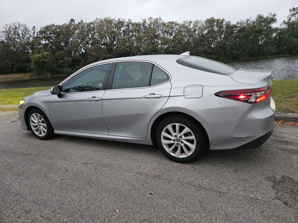 2022 Toyota Camry LE 3