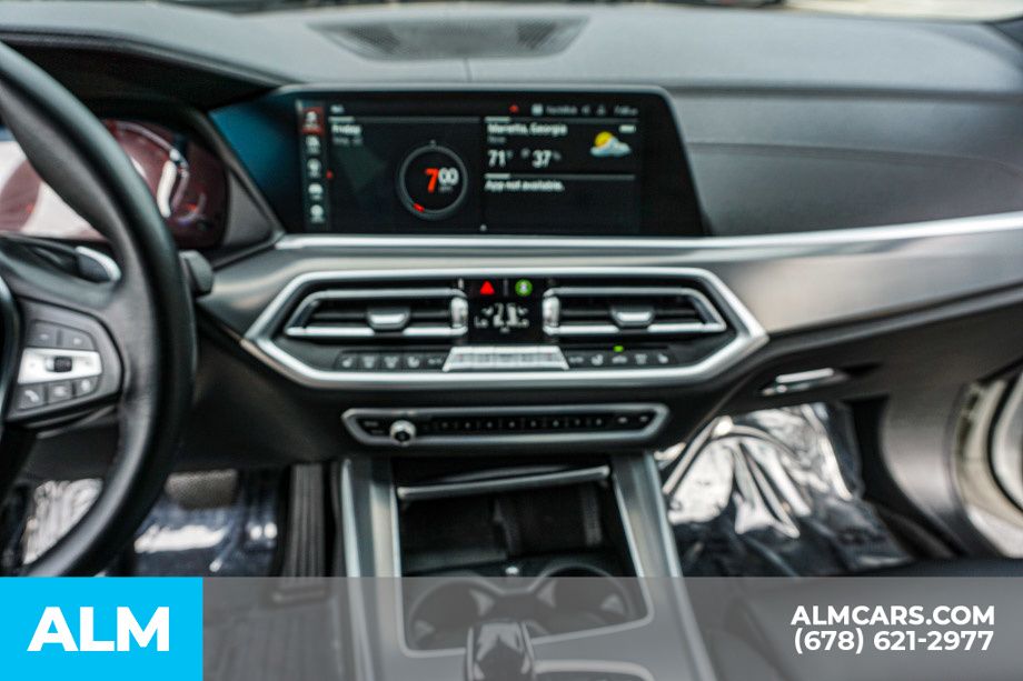 Used 2023 White BMW sDrive40i image 39