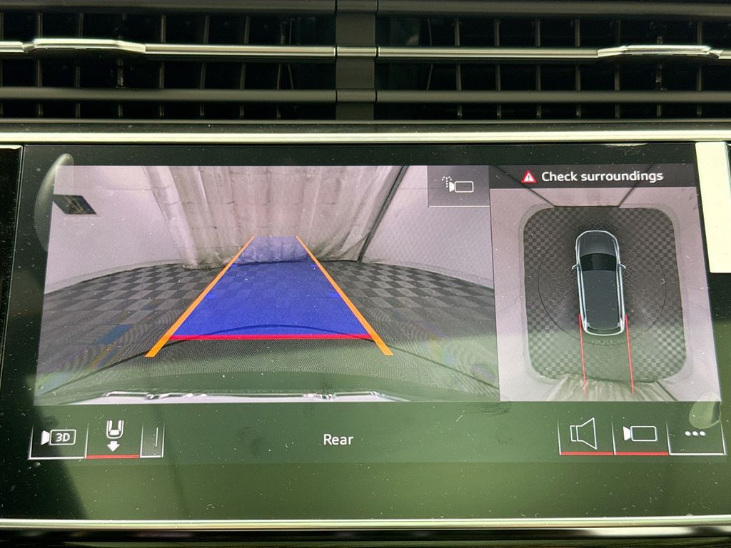 Thumbnail: 2026 Audi Q7 - 16