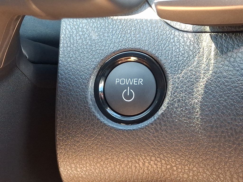 Thumbnail: 2025 Toyota Camry - 25