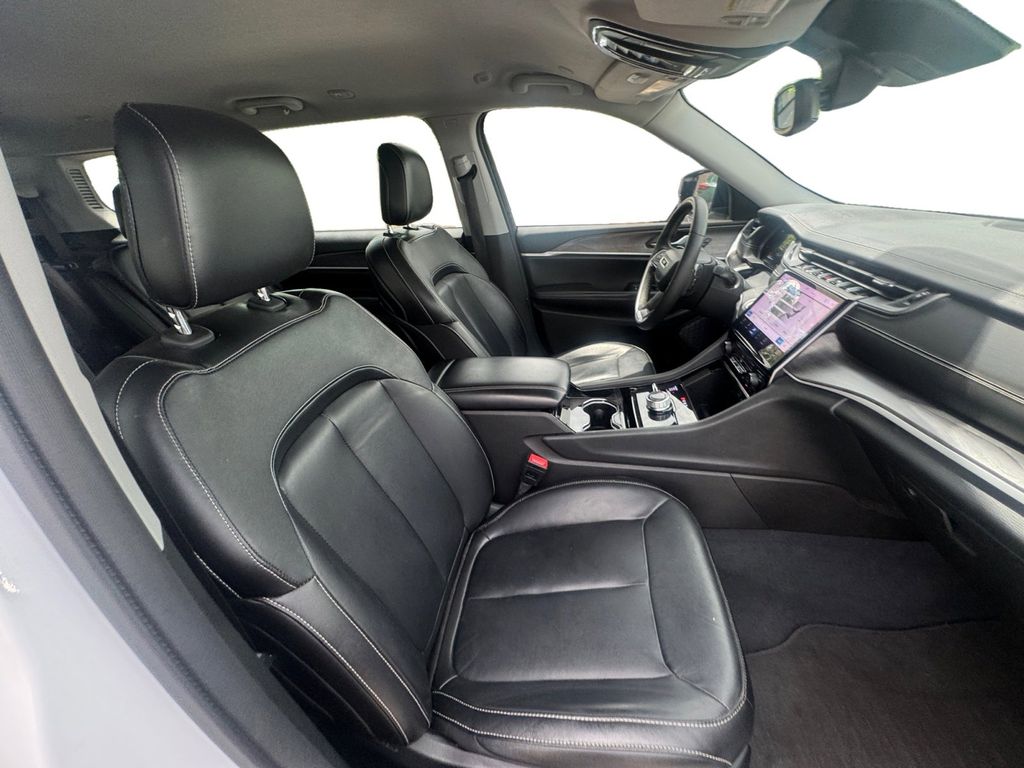 Used Car 2023 Jeep Grand Cherokee L  Limited For Sale Under $30,000 In Round Rock, Texas