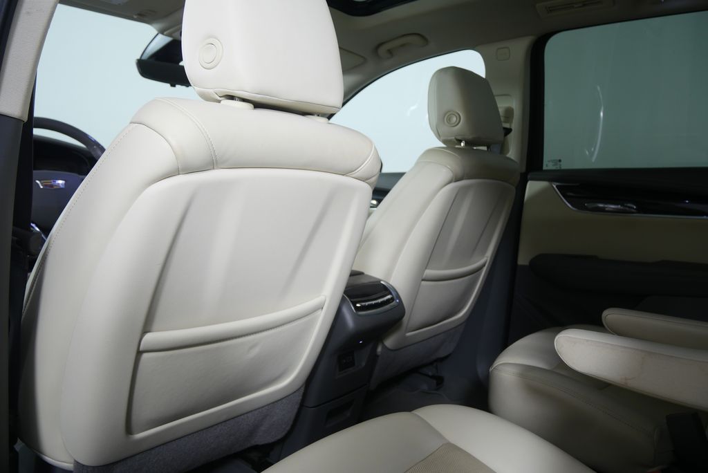 Thumbnail: 2021 Cadillac XT6 - 19